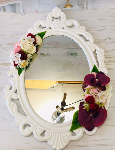 Oglinda miresei din lemn...