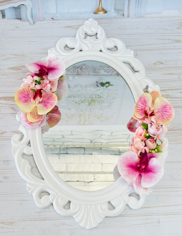 Oglinda miresei din lemn...