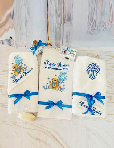 Trusou brodat pentru botez...