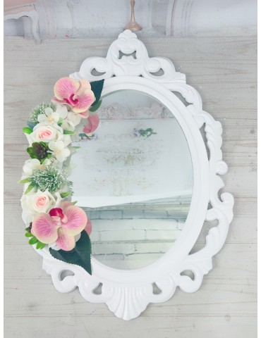 Oglinda miresei din lemn...