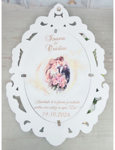 Oglinda miresei din lemn...