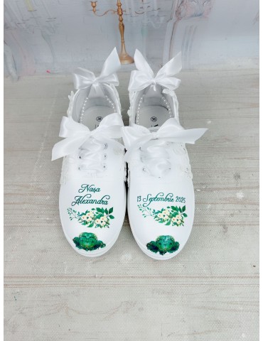 Tenisi personalizati pentru...