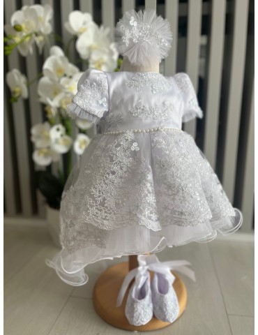 Rochie de botez cu broderie...