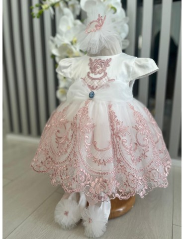 Rochie de botez pentru...