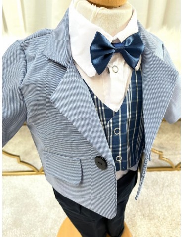 Costum de botez pentru...