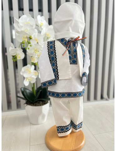 Costum de botez pentru...
