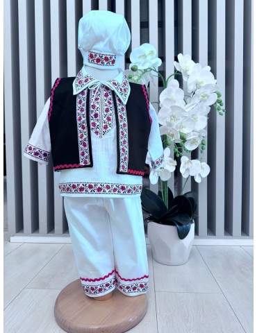 Costum de botez pentru...