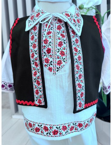 Costum de botez pentru...