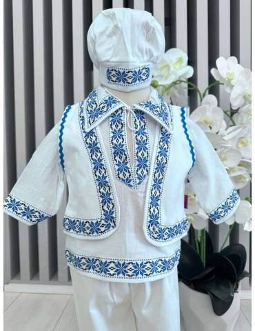 Costum de botez pentru...