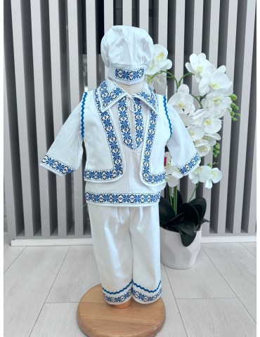 Costum de botez pentru...