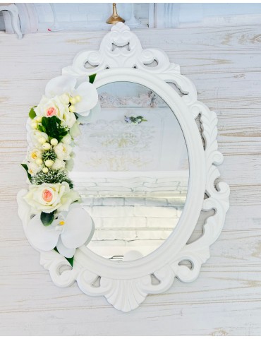 Oglinda miresei din lemn...