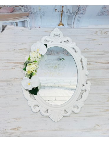 Oglinda miresei din lemn...