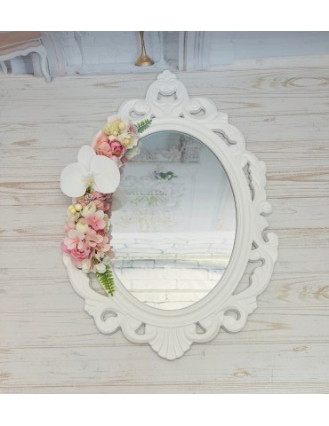 Oglinda miresei din lemn...