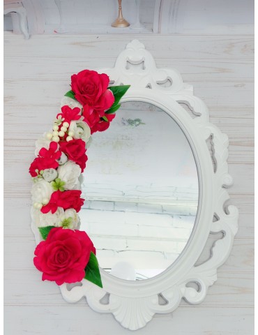 Oglinda miresei din lemn...