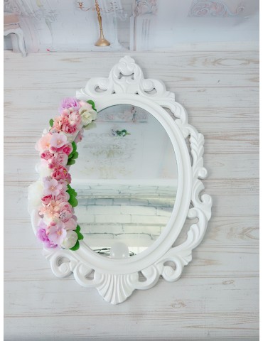 Oglinda miresei din lemn...