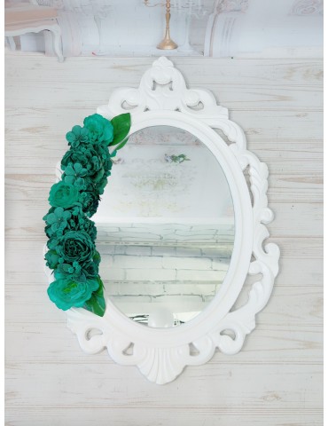 Oglinda miresei din lemn...