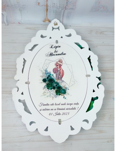 Oglinda miresei din lemn...