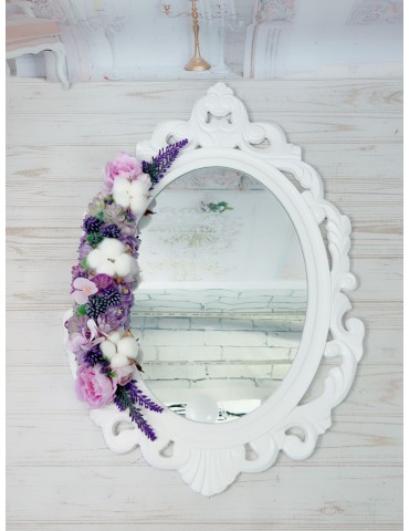 Oglinda miresei din lemn...