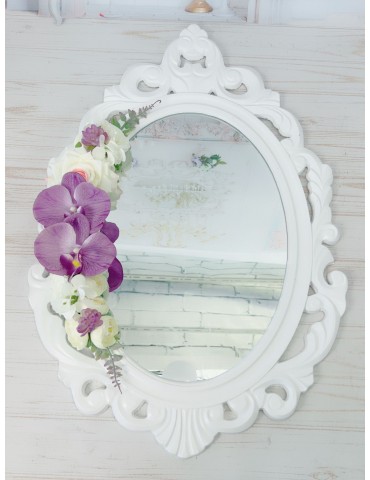 Oglinda miresei din lemn...