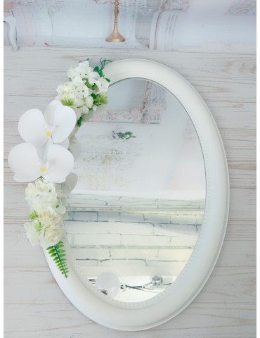 Oglinda miresei din lemn...