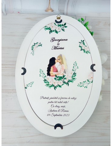 Oglinda miresei din lemn...