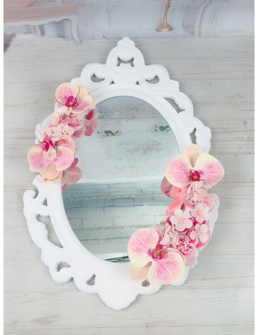 Oglinda miresei din lemn...