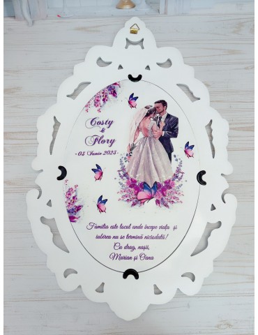 Oglinda miresei din lemn...